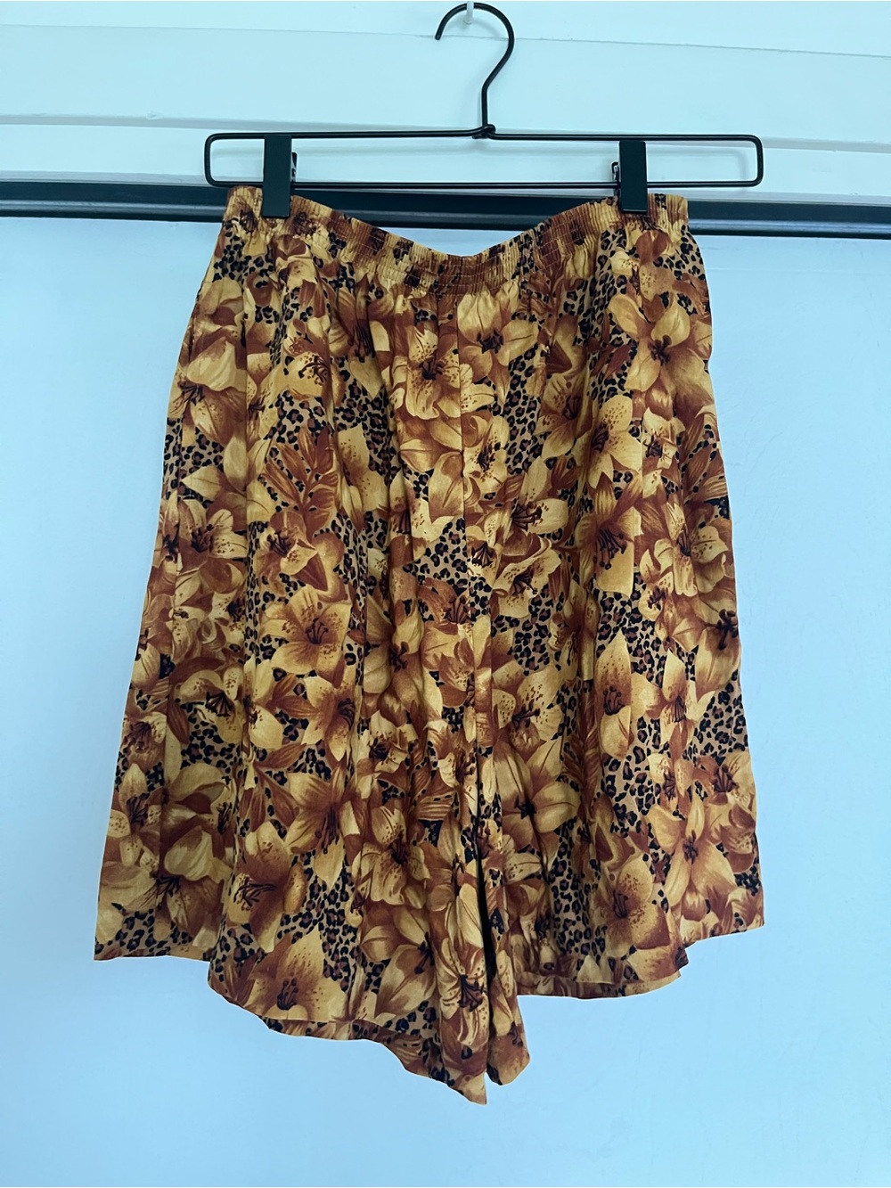 VTG Teddi Petite Floral & Leopard Print Relaxed Shorts